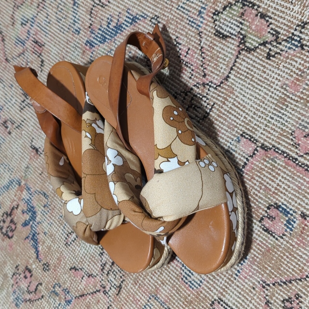 Chloe Runway Floral Canvas Sandas Espidrille, 41